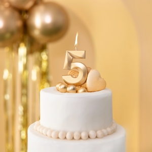 Sv��ka metalick� zlat� "5"